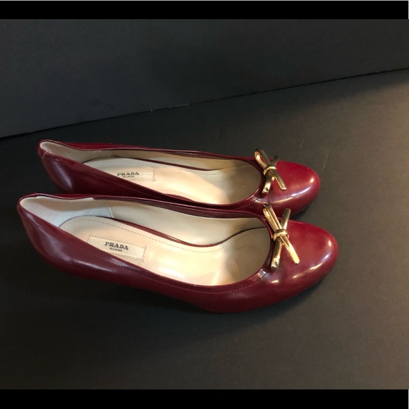 Prada Heels Red/Burgundy w/ Bow size 38 (7.5/8) - Picture 1 of 15